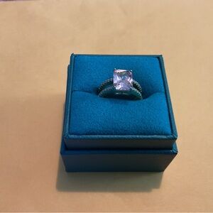 Elegant Silver and Pink Gemstone Ring